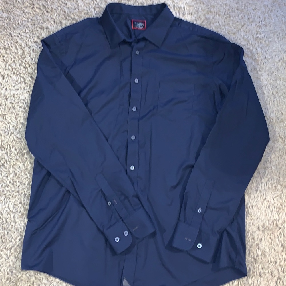 UNTUCKit Navy long sleeved shirt